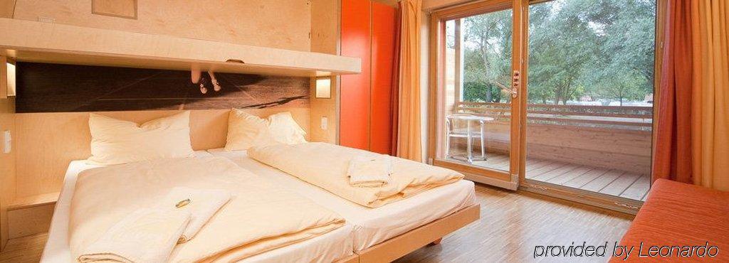 Jufa Hotel Лайбниц Стая снимка