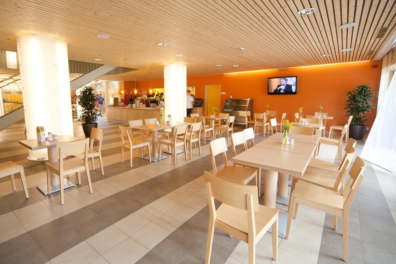Jufa Hotel Лайбниц Екстериор снимка