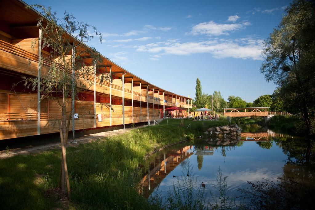 Jufa Hotel Лайбниц Екстериор снимка